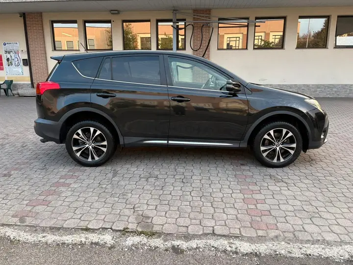 Toyota Rav4 2015 photo 2