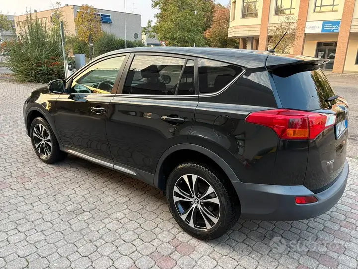 Toyota Rav4 2015 photo 3