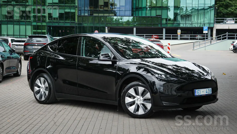 Tesla Model Y 2023 photo 3