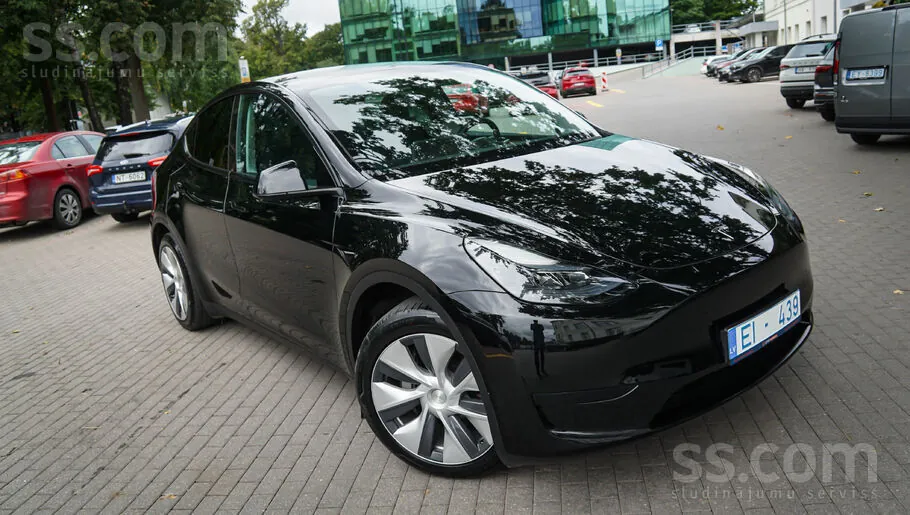 Tesla Model Y 2023 photo 4