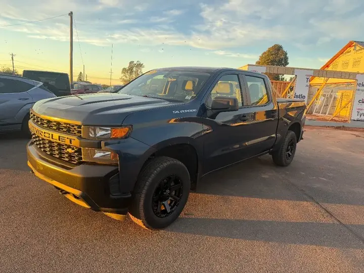 Chevrolet Silverado 1500 2020 photo 3
