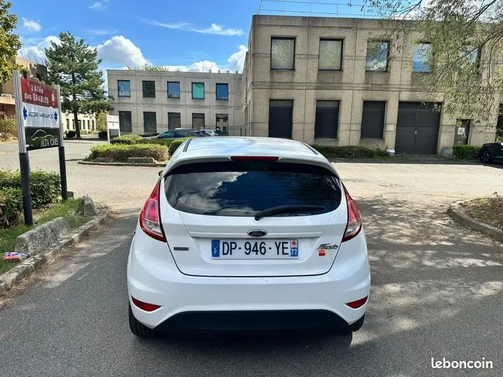 Ford Fiesta 2015 photo 3