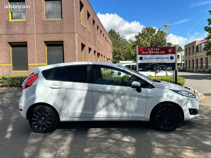 Ford Fiesta 2015 photo 5