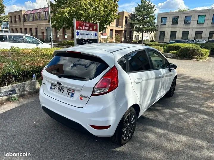 Ford Fiesta 2015 photo 4