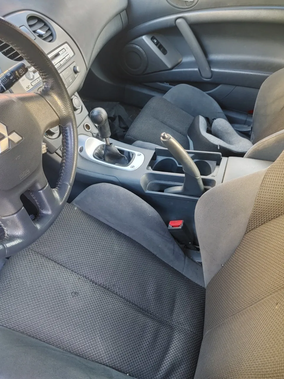 Mitsubishi Eclipse 2006 photo 2