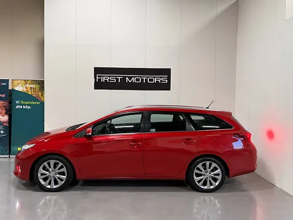 Toyota Auris 2013 photo 3