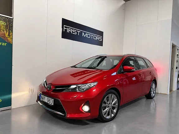 Toyota Auris 2013 photo 2