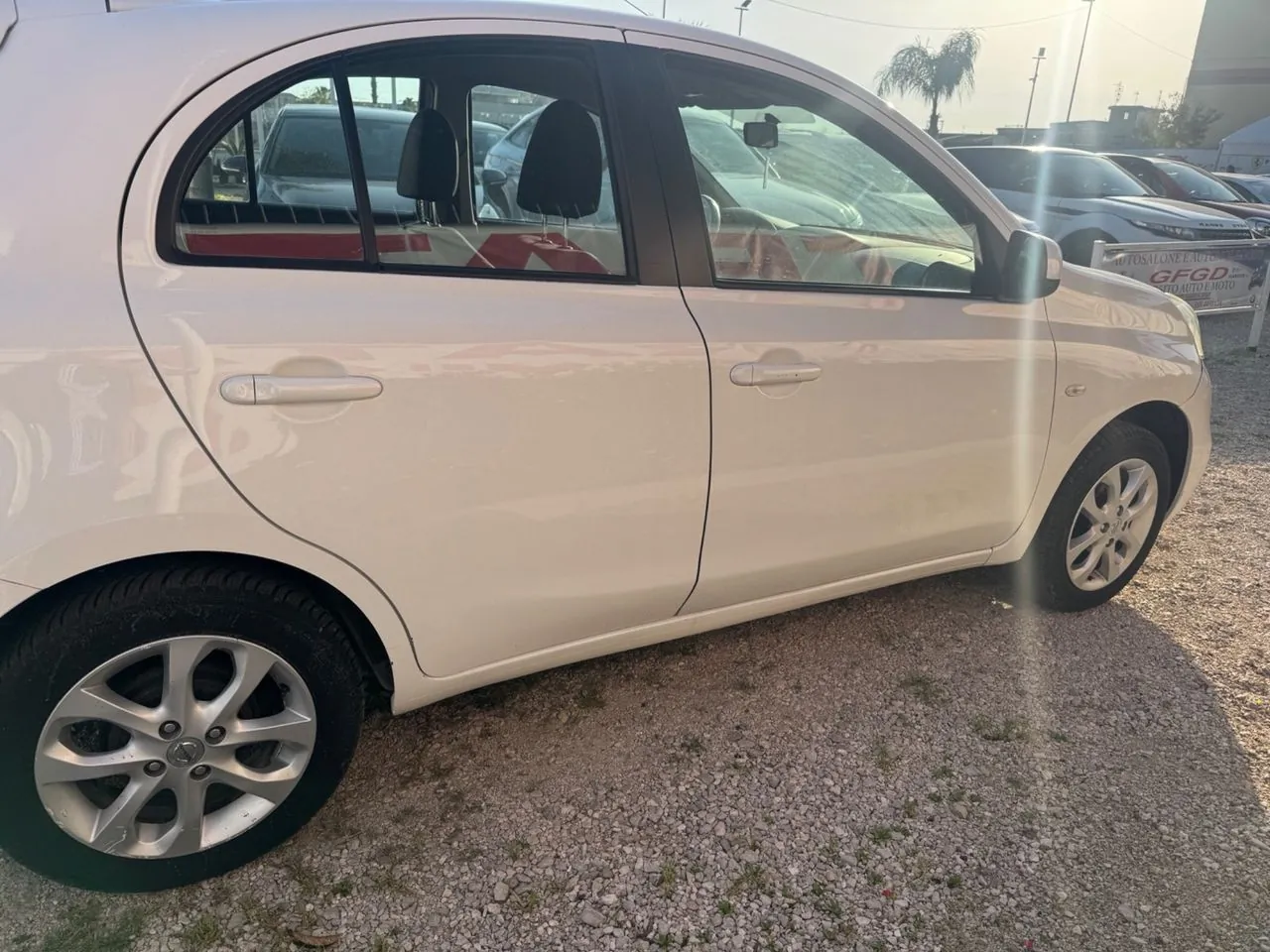 Nissan Micra 2013 photo 2