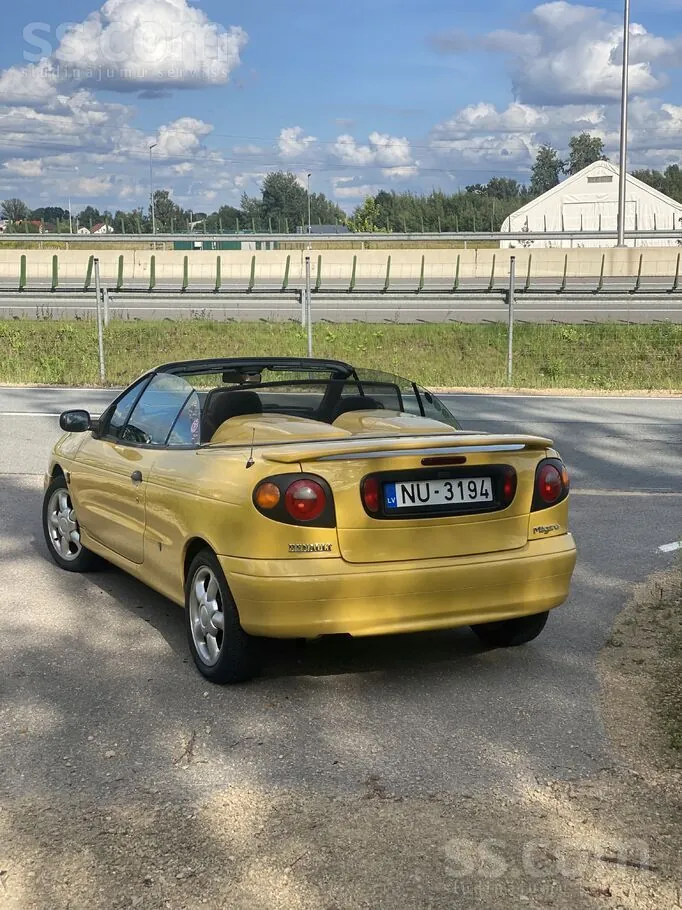 Renault Megane 1998 photo 2