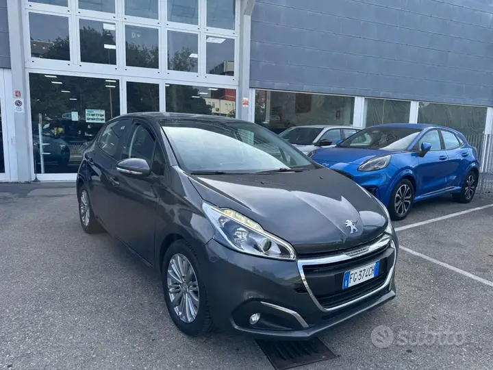 Peugeot 208 2016 photo 2
