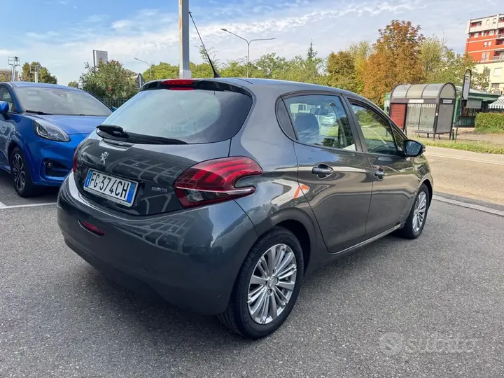 Peugeot 208 2016 photo 3