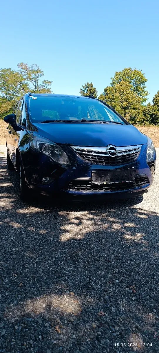 Opel Zafira Tourer 2014 photo 2