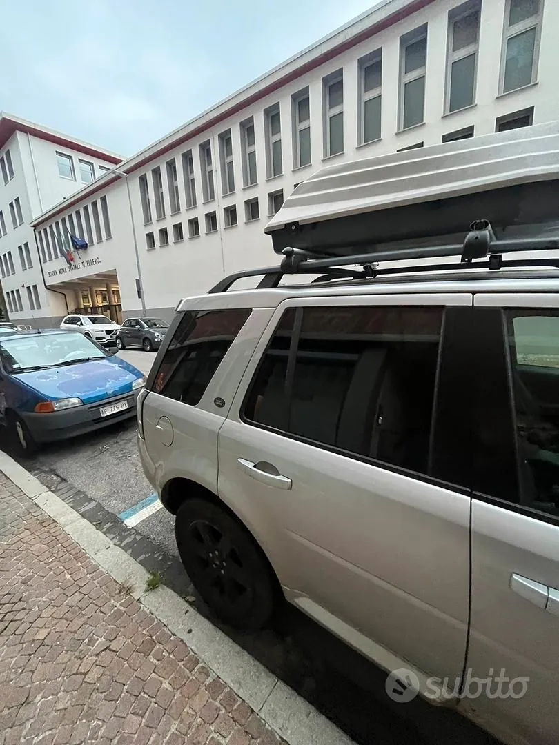 Land Rover Freelander 2013 photo 4