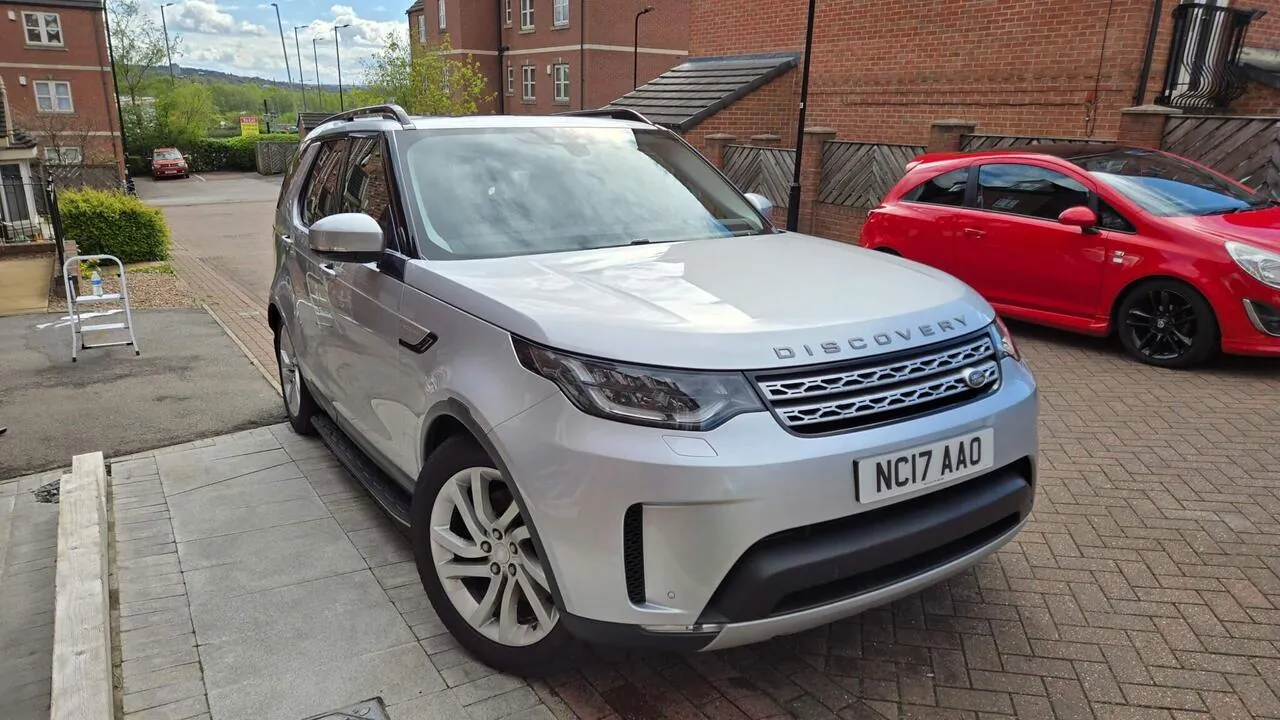 Land Rover Discovery 2017 photo 2
