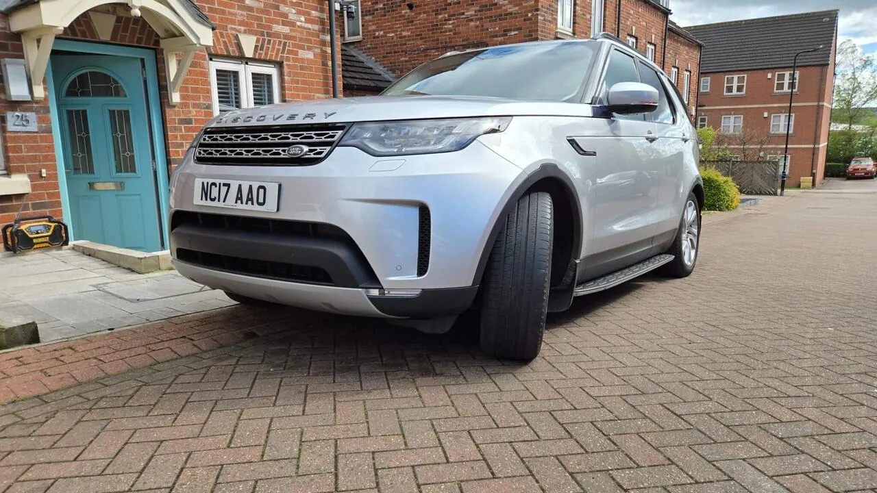 Land Rover Discovery 2017 photo 3