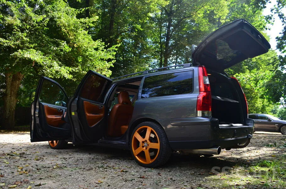 Volvo V70 2004 photo 2