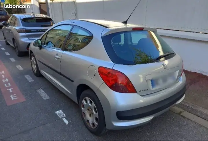 Peugeot 207 2008 photo 2