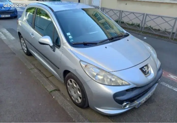 Peugeot 207 2008 photo 3