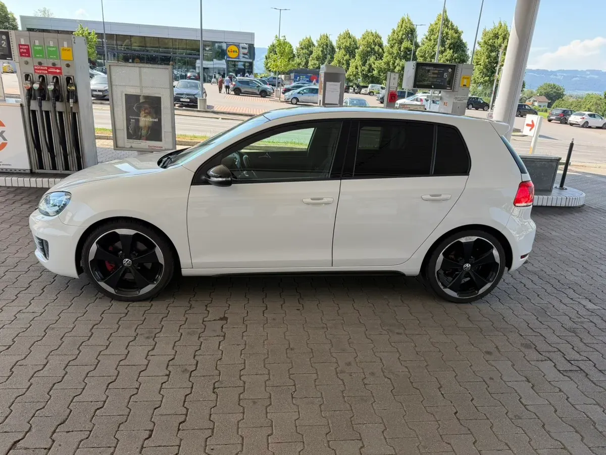 Volkswagen Golf Gti 2012 photo 2