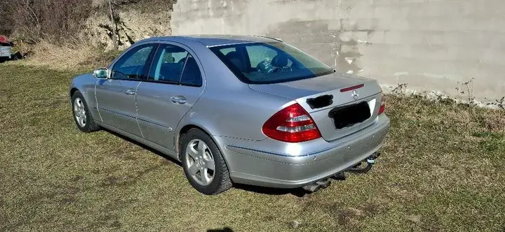 Mercedes-Benz E-Class 2002 photo 3