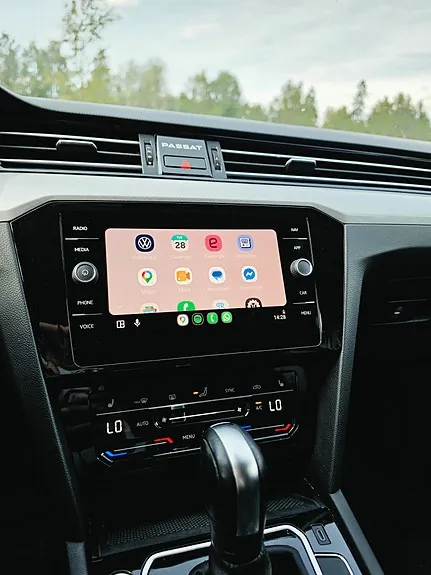 Volkswagen Passat 2021 photo 2