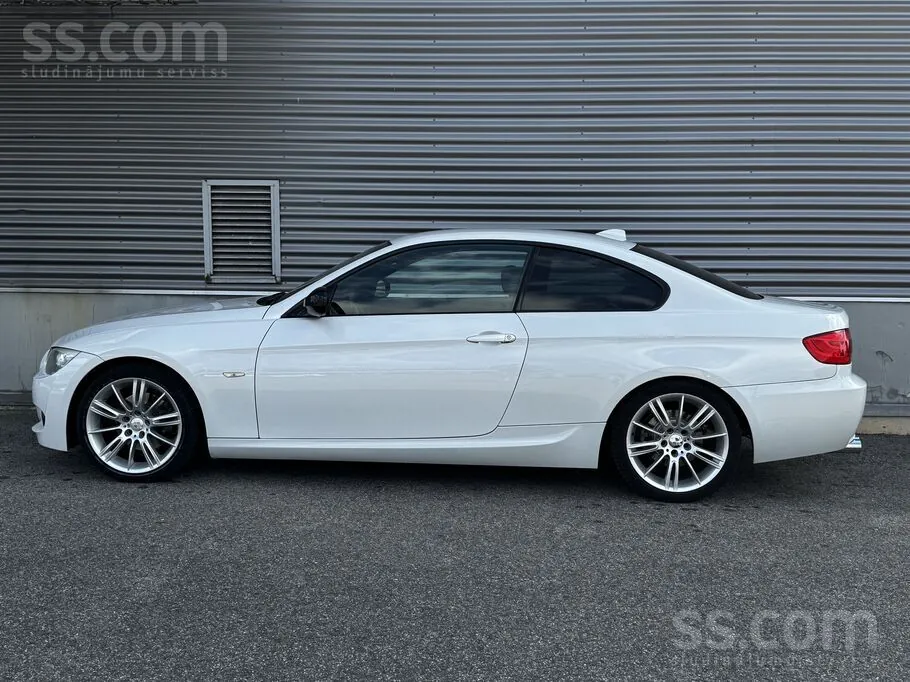 BMW 320 2012 photo 2