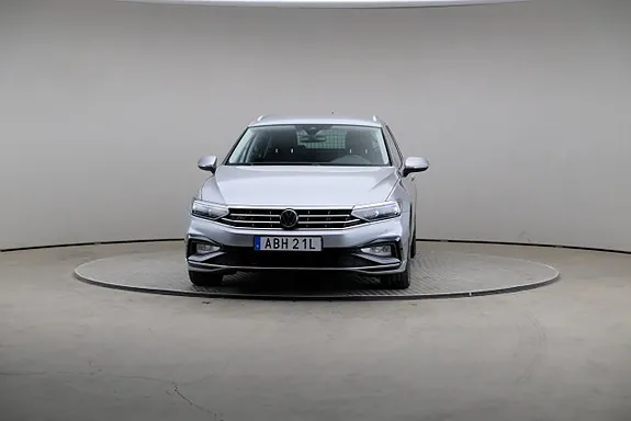 Volkswagen Passat 2022 photo 3
