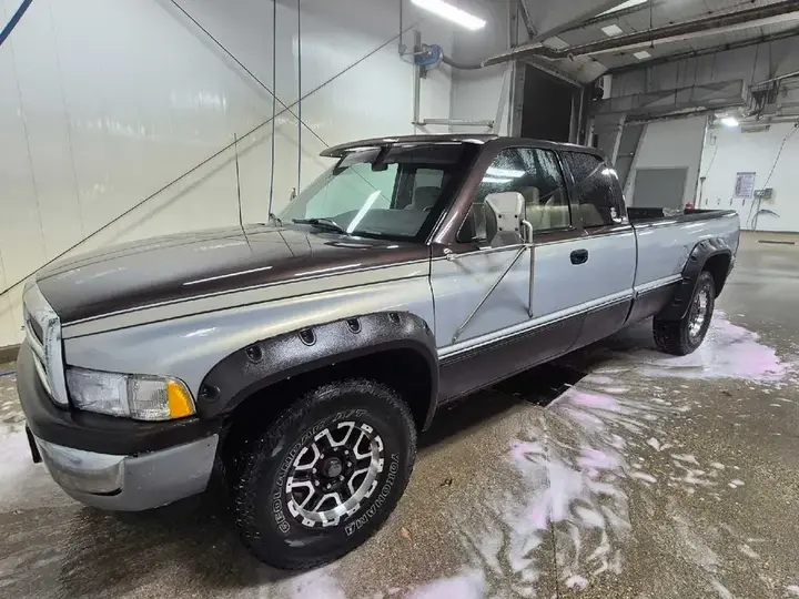Dodge Ram 2500 1997 photo 2