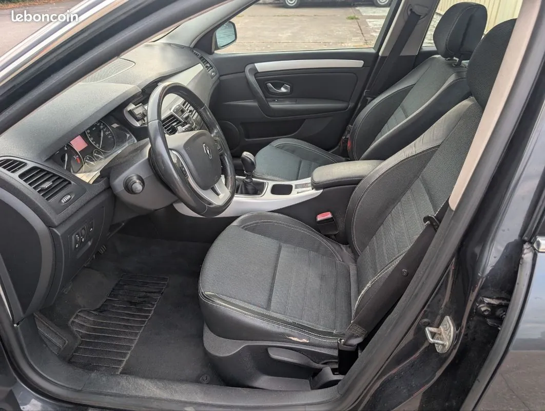 Renault Laguna 2008 photo 3