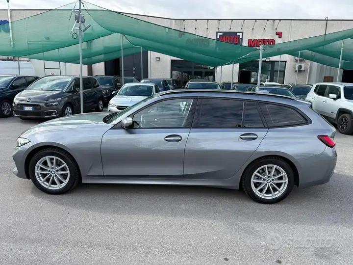 BMW 316D 2023 photo 2