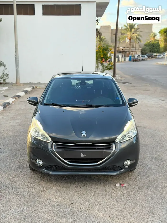 Peugeot 208 2014 photo 4