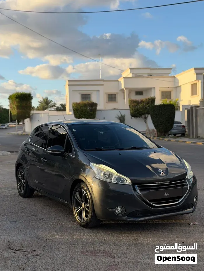 Peugeot 208 2014 photo 3