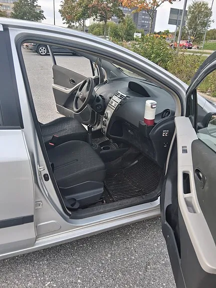 Toyota Yaris 2006 photo 2