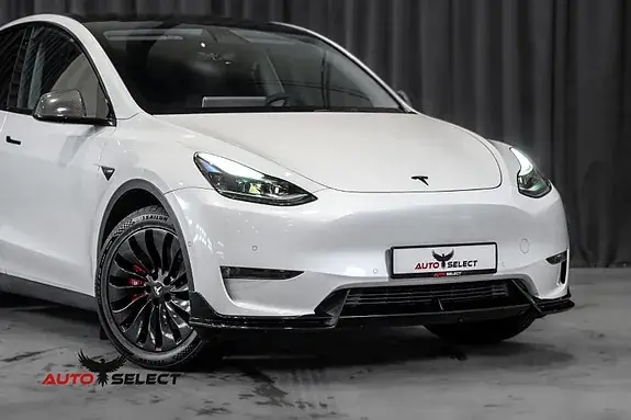 Tesla Model Y 2021 photo 2