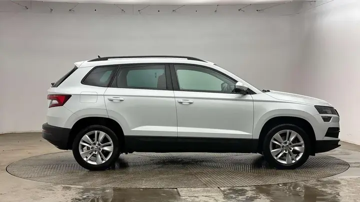 Skoda Karoq 2021 photo 2