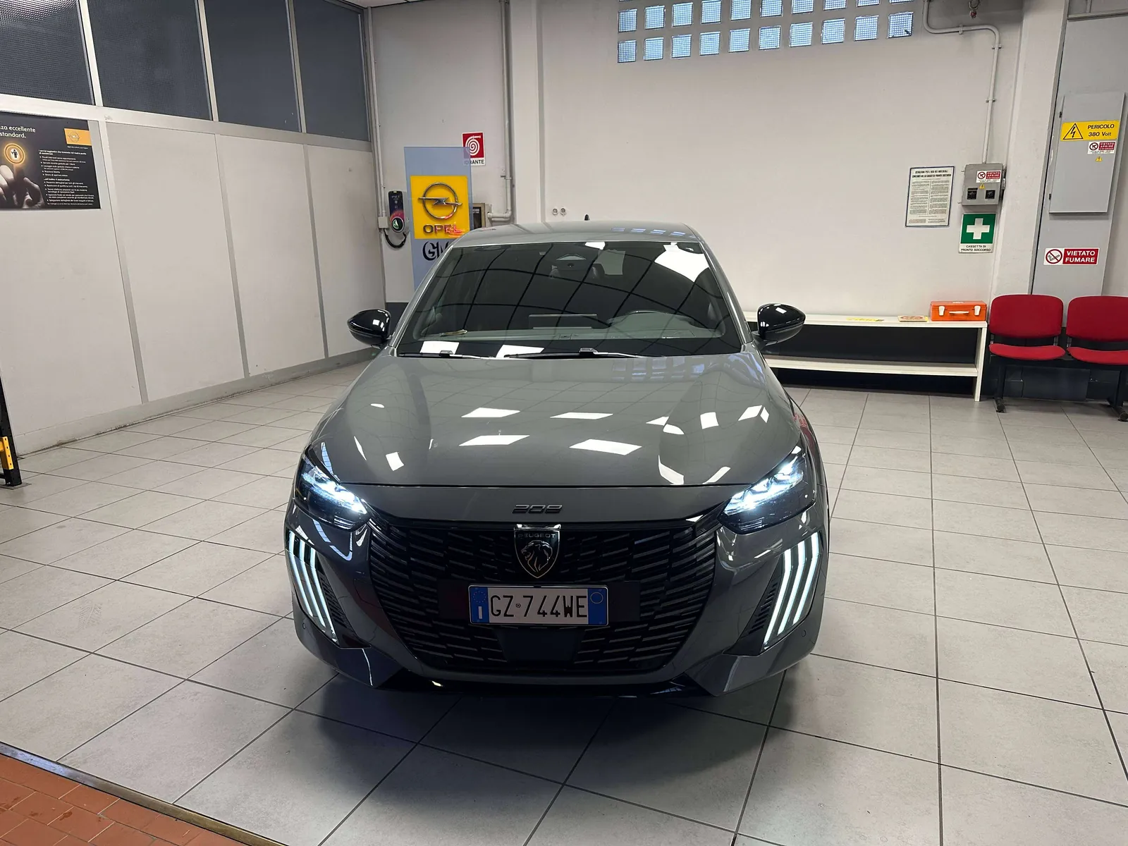 Peugeot 208 2025 photo 3