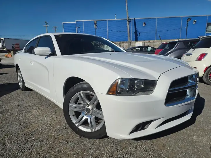 Dodge Charger 2011 photo 2