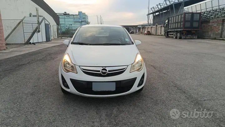Opel Corsa 2012 photo 2