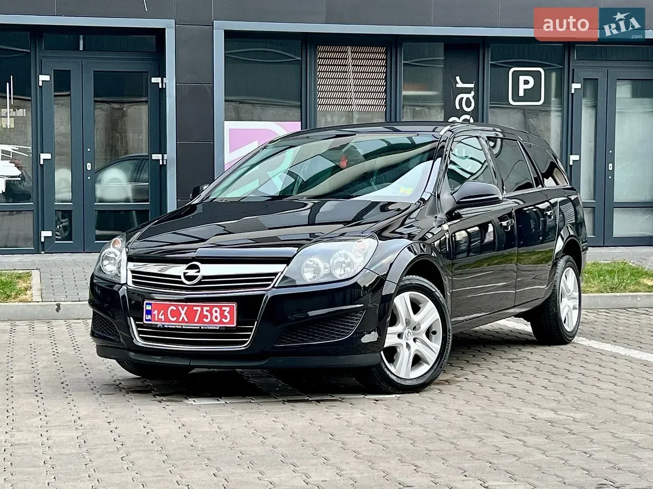 Opel Astra 2010 photo 2