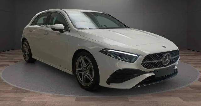 Mercedes-Benz A180 2024 photo 3