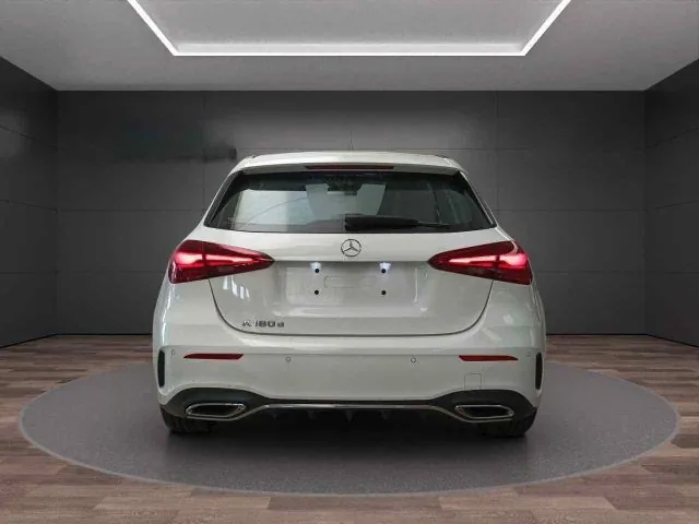 Mercedes-Benz A180 2024 photo 5