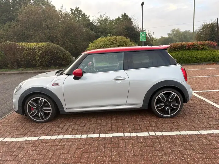Mini Hatch 2015 photo 2