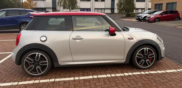 Mini Hatch 2015 photo 4