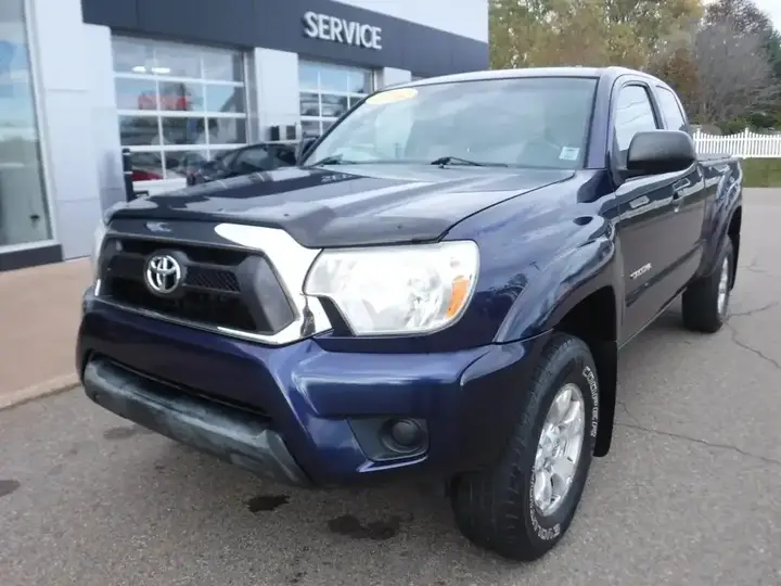 Toyota Tacoma 2012 photo 2