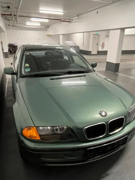 BMW 318I