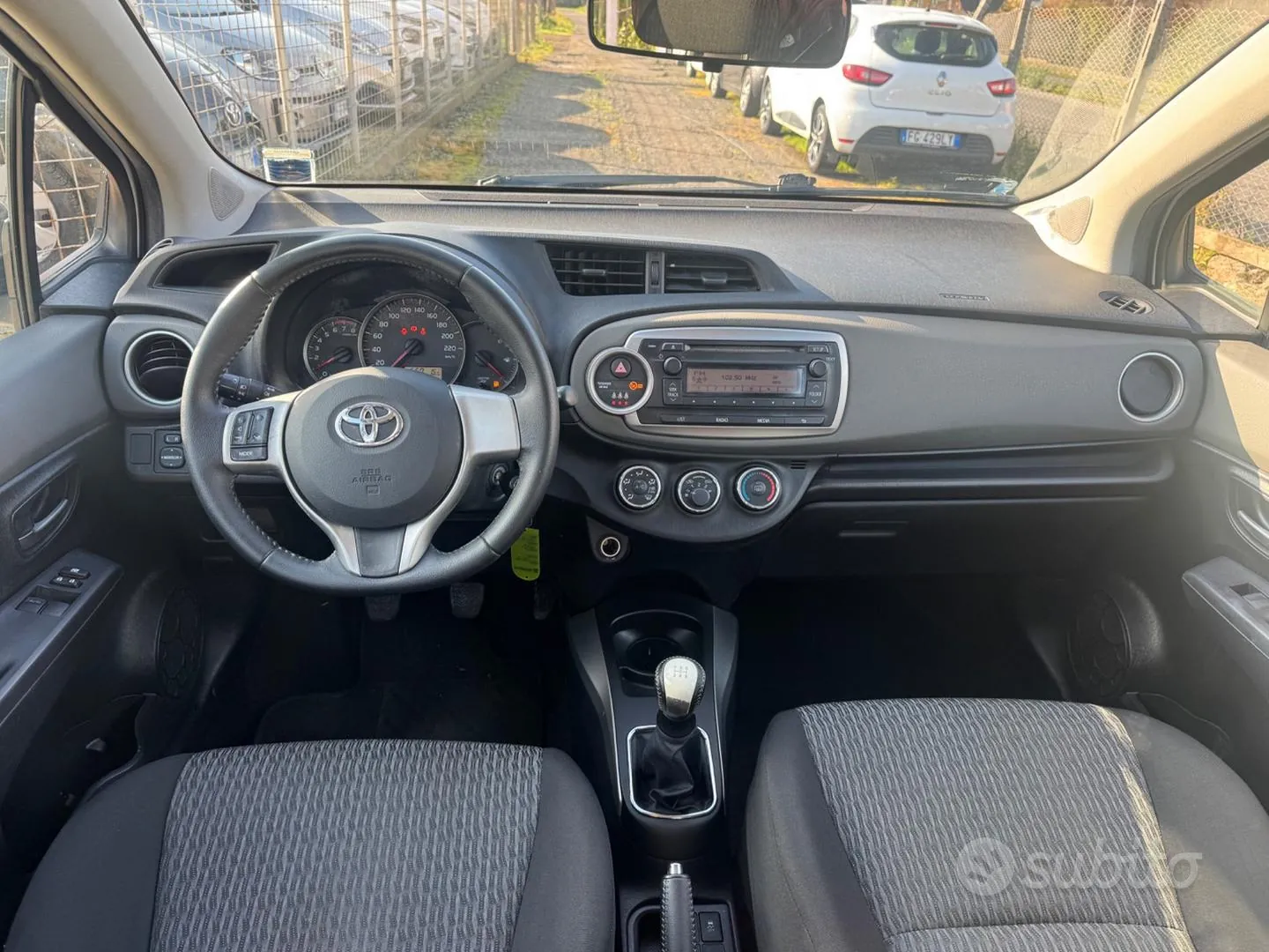 Toyota Yaris 2013 photo 3