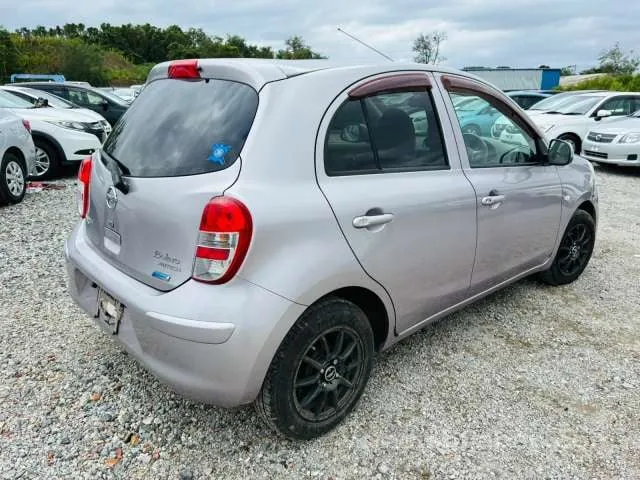 Nissan March 2011 photo 4