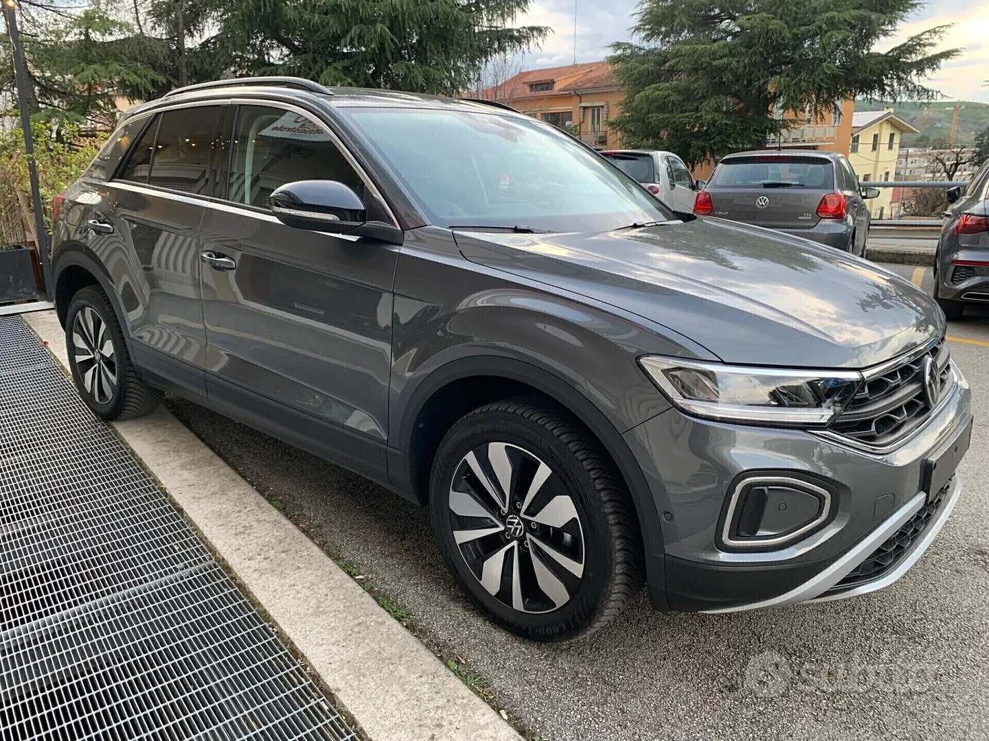 Volkswagen T-Roc 2024 photo 2