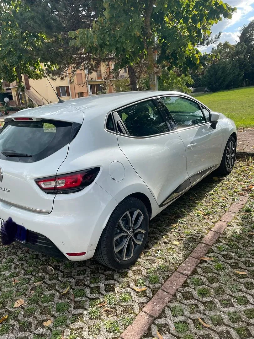 Renault Clio 2017 photo 2