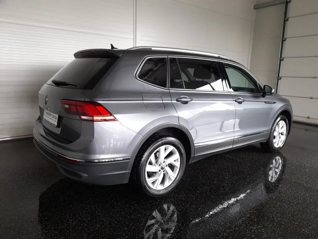 Volkswagen Tiguan Allspace 2023 photo 2